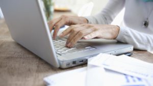 Как оплатить коммунальные услуги через интернет?