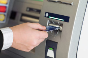 Как пополнить карту «Сбербанка» через банкомат?