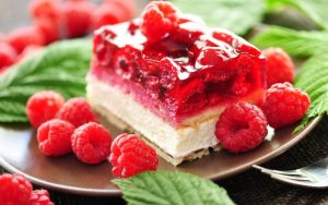 Творожный десерт с желатином и фруктами