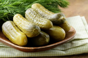 Как мариновать огурцы с лимонной кислотой?