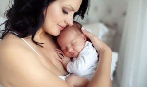 Как избавиться от икоты у новорожденного?