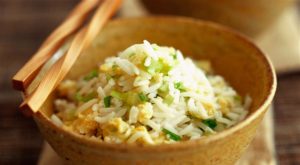 Как приготовить рис с яйцом по-китайски?