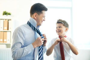 Как завязать галстук при помощи фото и пошаговой инструкции?