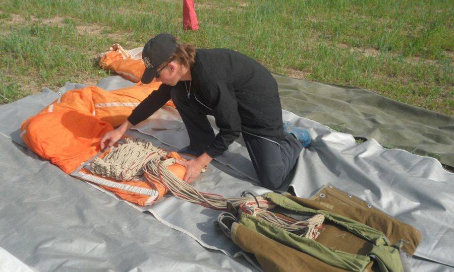 День рождения парашюта