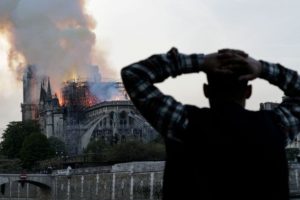 День после шокирующего пожара: что ждет Нотр-Дам?