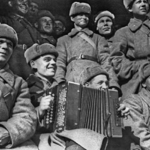 Тест на любовь к Родине: помните ли вы песни военных лет?