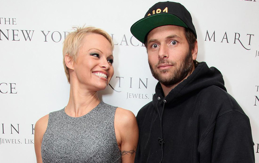 Фото: DR Рик Саломон и Памела Андерсон