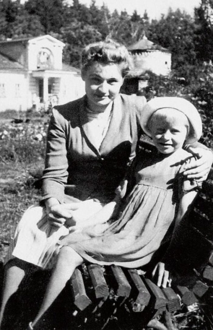 Фото: DR 10 редких снимков советских знаменитостей в кругу семьи
