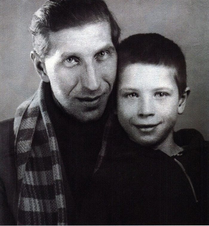 Фото: DR 10 редких снимков советских знаменитостей в кругу семьи