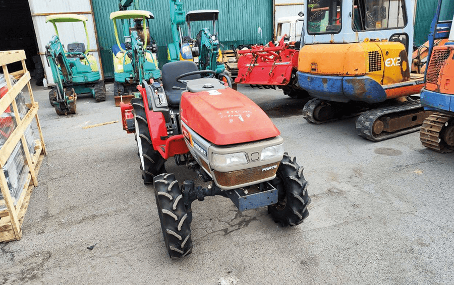 Фото: trakholding.ru Yanmar F-200D