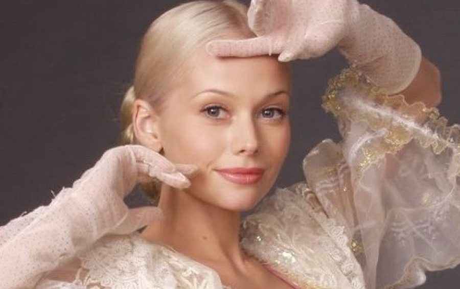 Елена Корикова