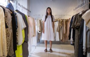 Вещи, которые нельзя покупать на распродаже: 7 неудачных примеров