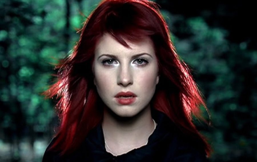 Фото: кадр из клипа Paramore - Decode Paramore Decode