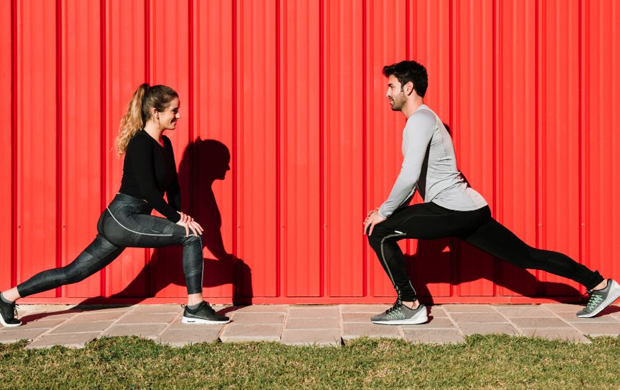 <a href="https://ru.freepik.com/free-photo/people-lunging-near-red-wall_1693103.htm#fromView=search&page=1&position=7&uuid=03b27644-1ebd-49b9-a53c-375101eaf293">Изображение от freepik</a> Повышение выносливости