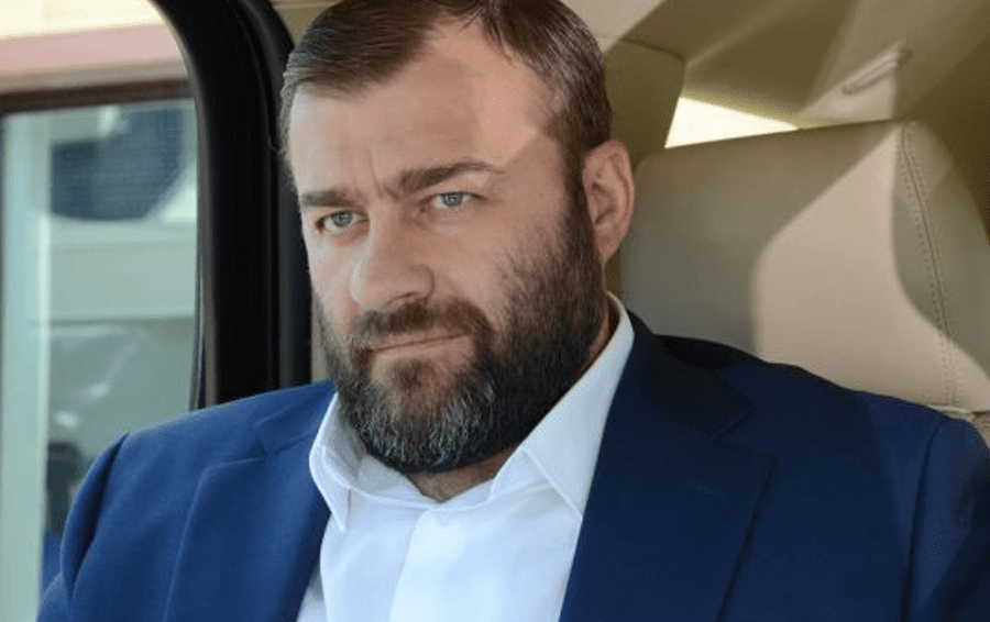 Фото: социальные сети звезды в суде