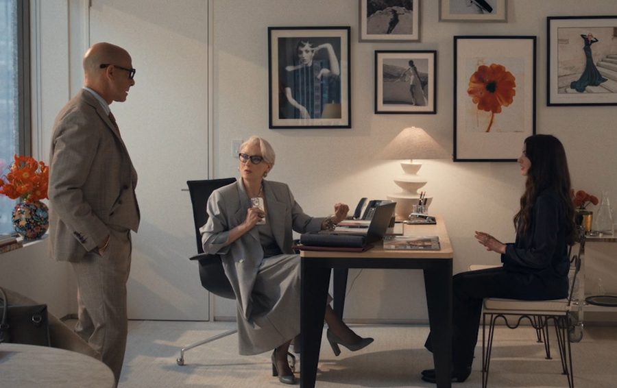 Фото: кадр из трейлера The Devil Wears Prada 2 Дьявол носит Prada 2 возвращение спустя 20 лет что известно о сиквеле без спойлеров