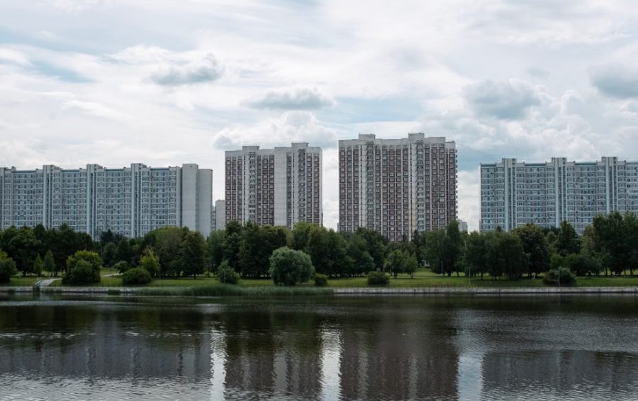 Сколько лет придется копить на квартиру в Москве